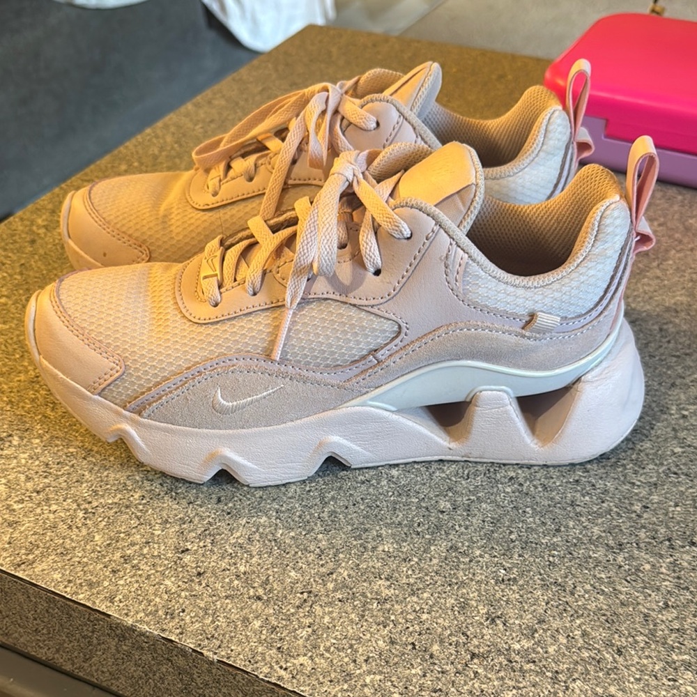 Nike RYZ 365 Barely Rose - Picture 5 of 9